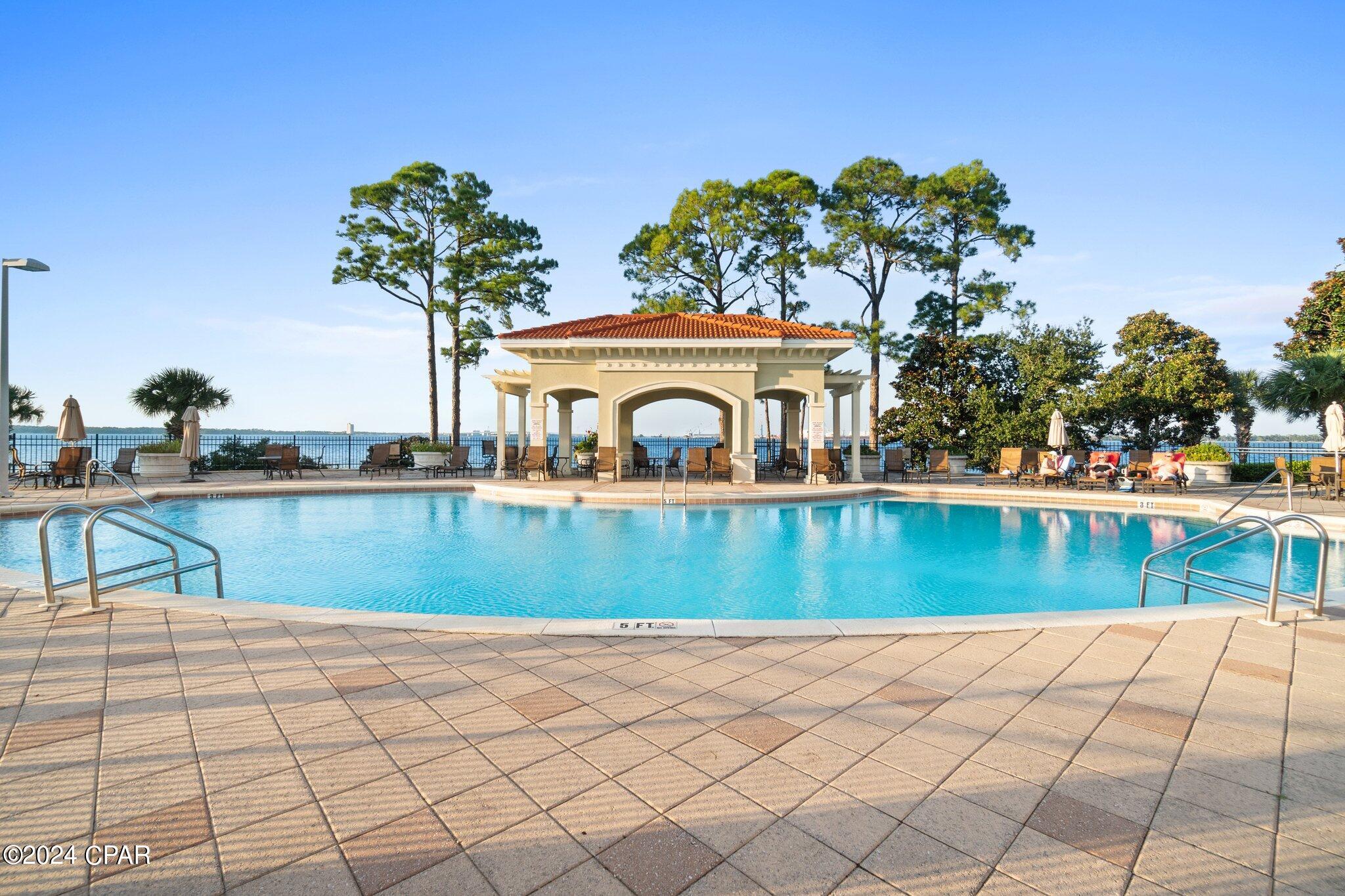 2400 Grandiflora Boulevard 903