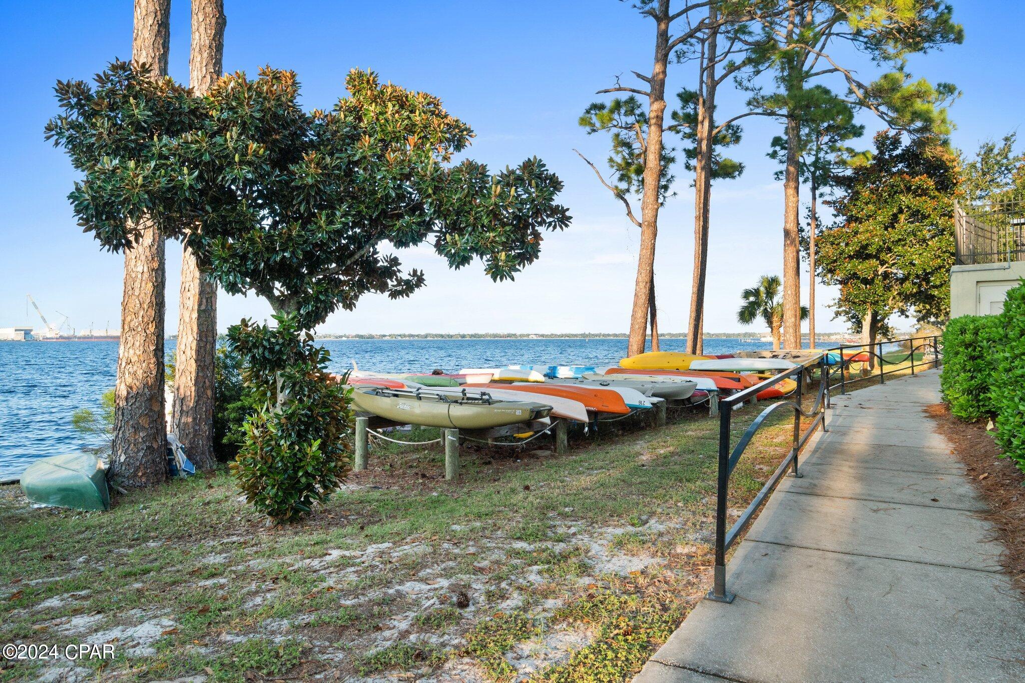 2400 Grandiflora Boulevard 903