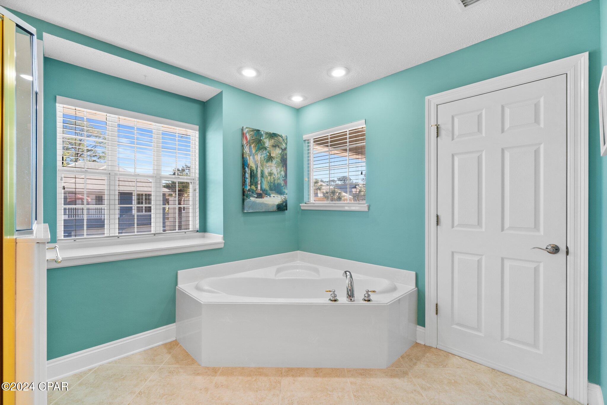 7009 N Lagoon Drive 102