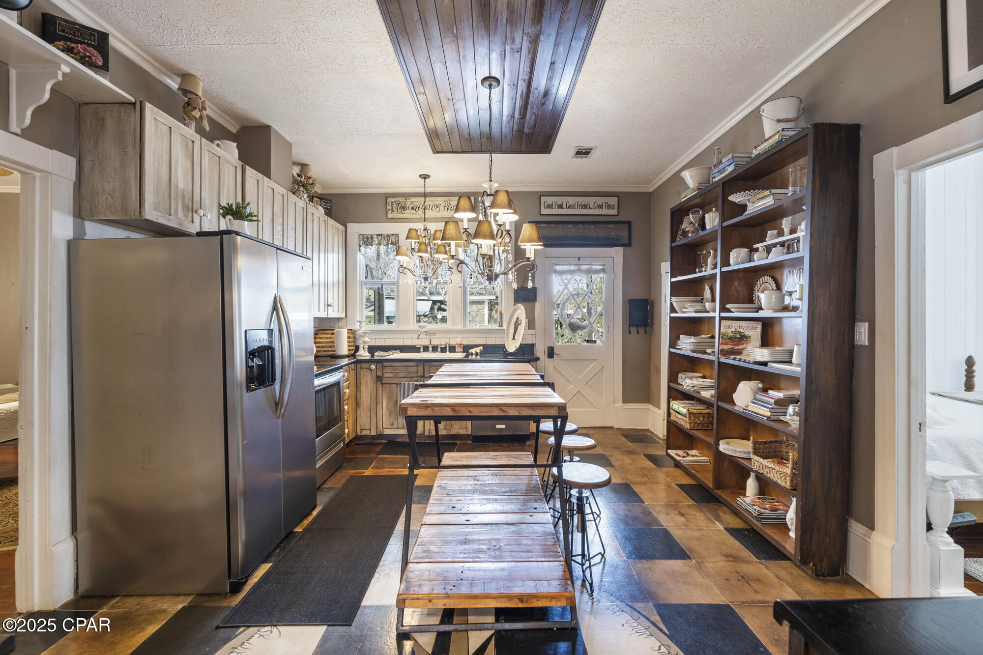 2500 W 9th Street