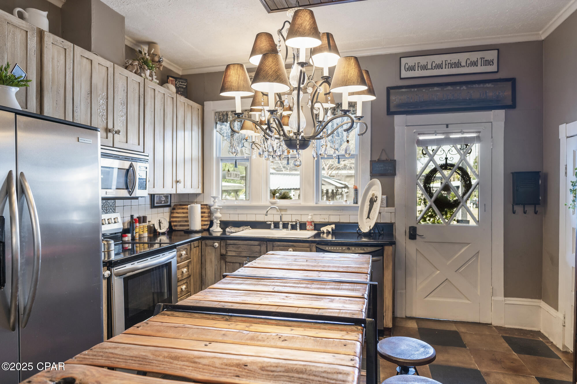 2500 W 9th Street