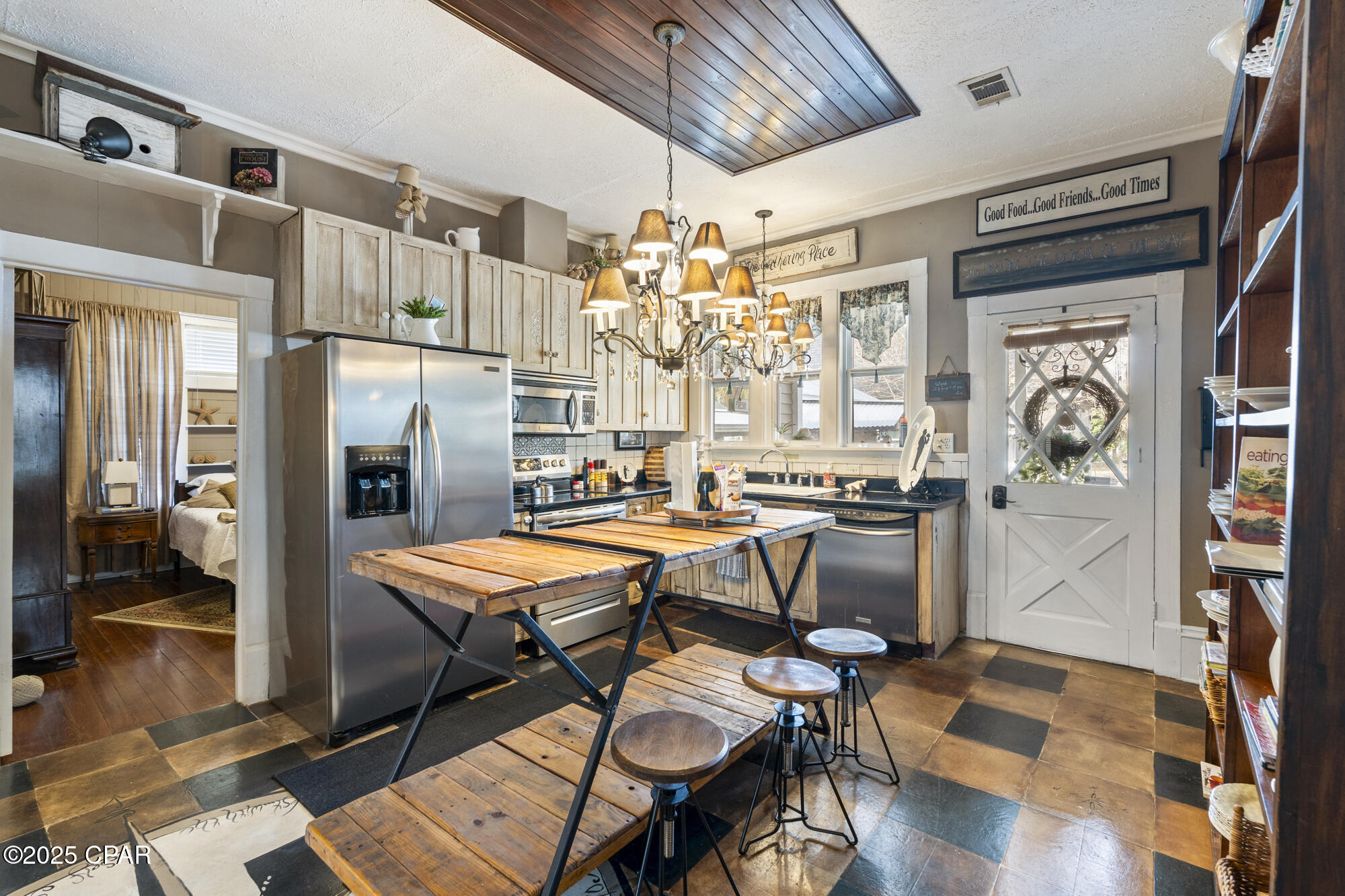 2500 W 9th Street