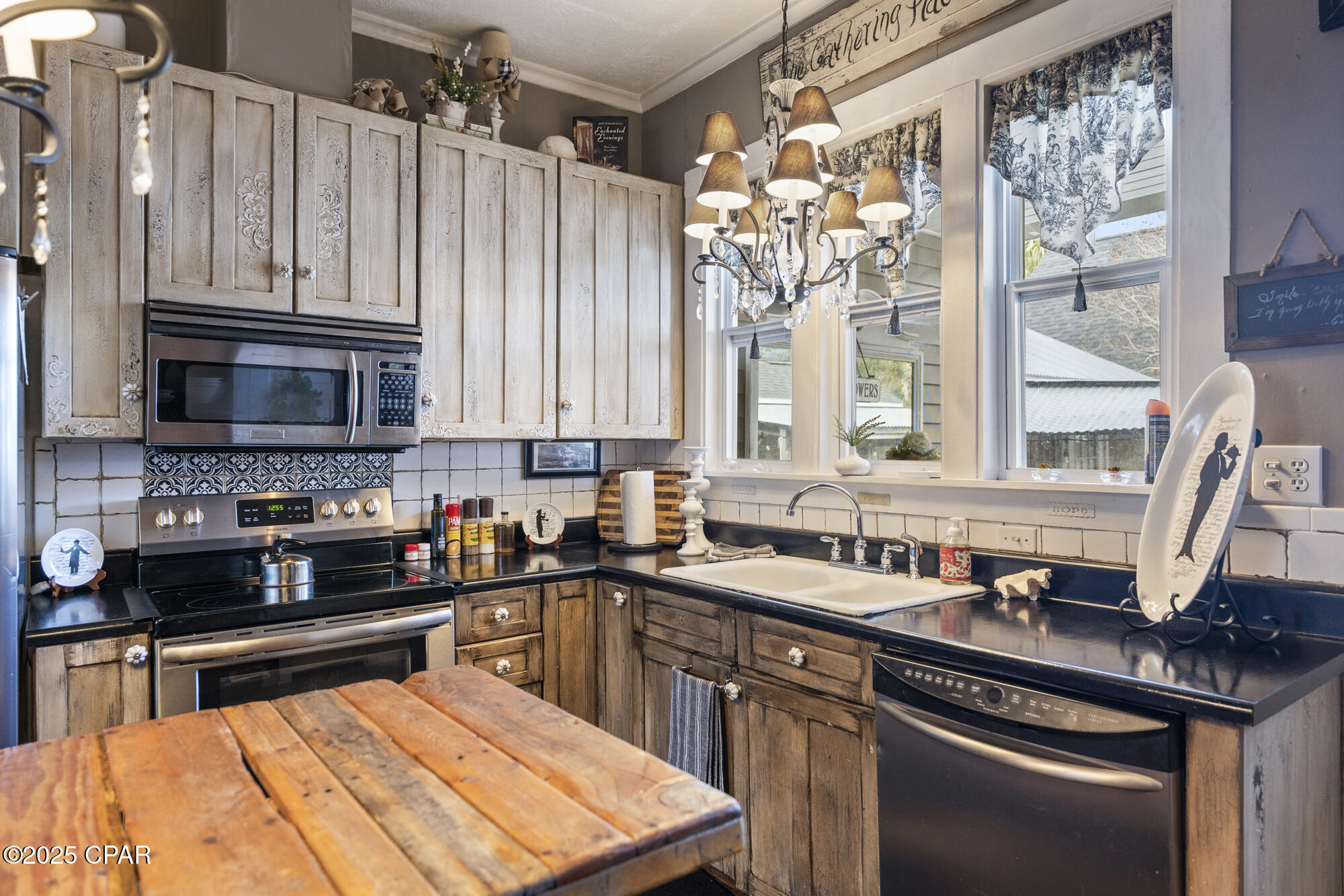 2500 W 9th Street