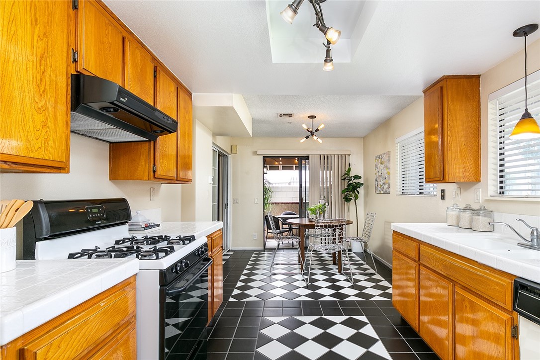 521 W Duarte Road Unit: A