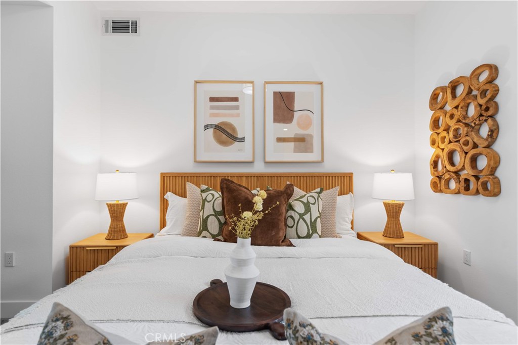 709 E Walnut Street 415