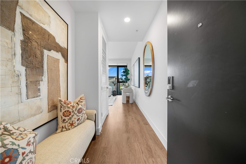709 E Walnut Street 415