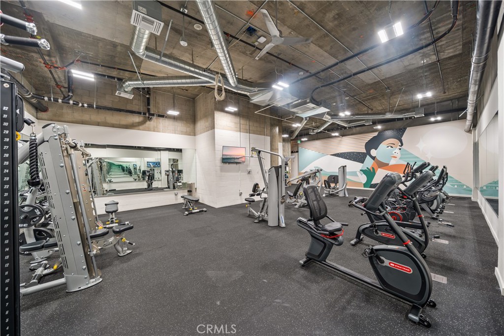 709 E Walnut Street 415