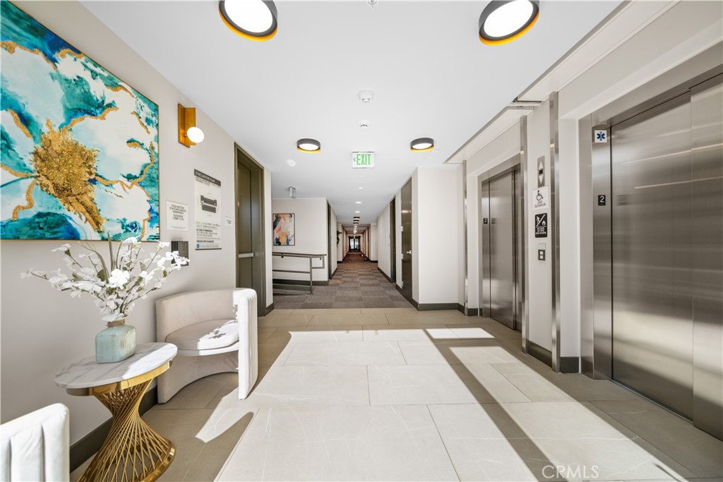 709 E Walnut Street 415