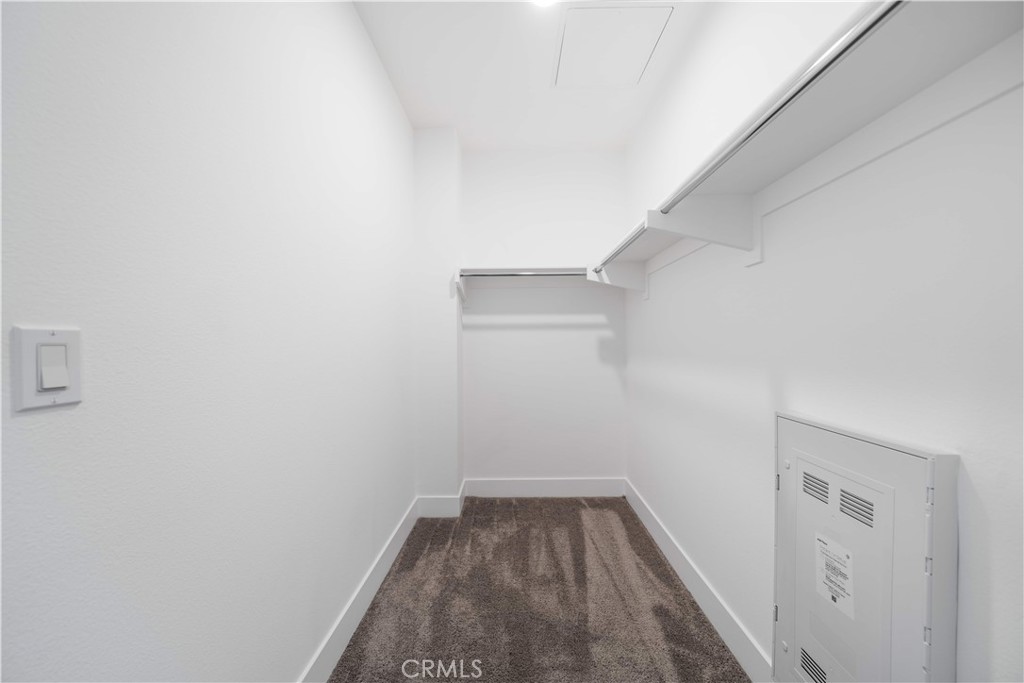 709 E Walnut Street 415