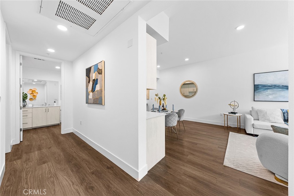 709 E Walnut Street 227