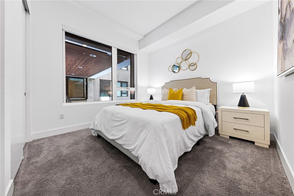 709 E Walnut Street 227