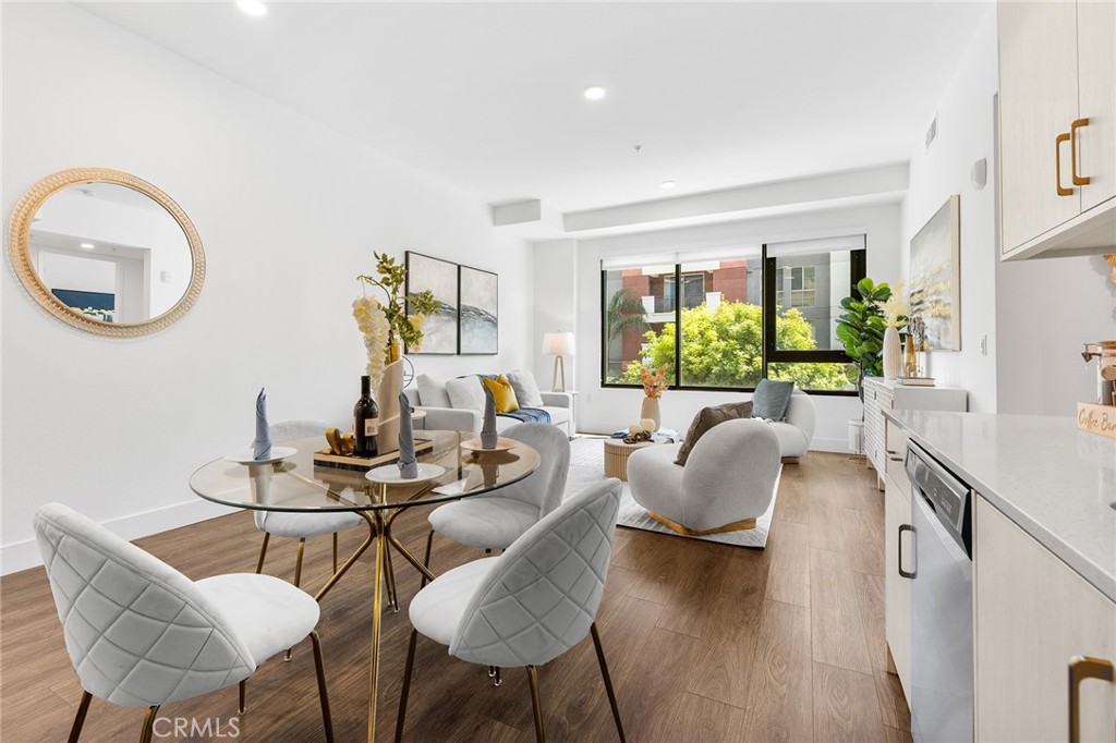 709 E Walnut Street 227