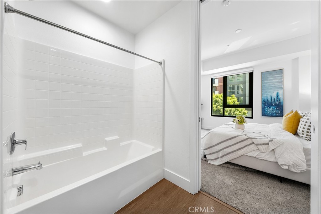 709 E Walnut Street 227