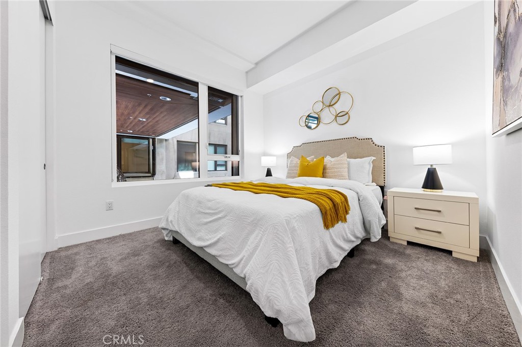 709 E Walnut Street 227