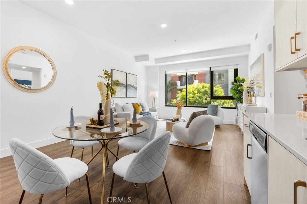 709 E Walnut Street 227