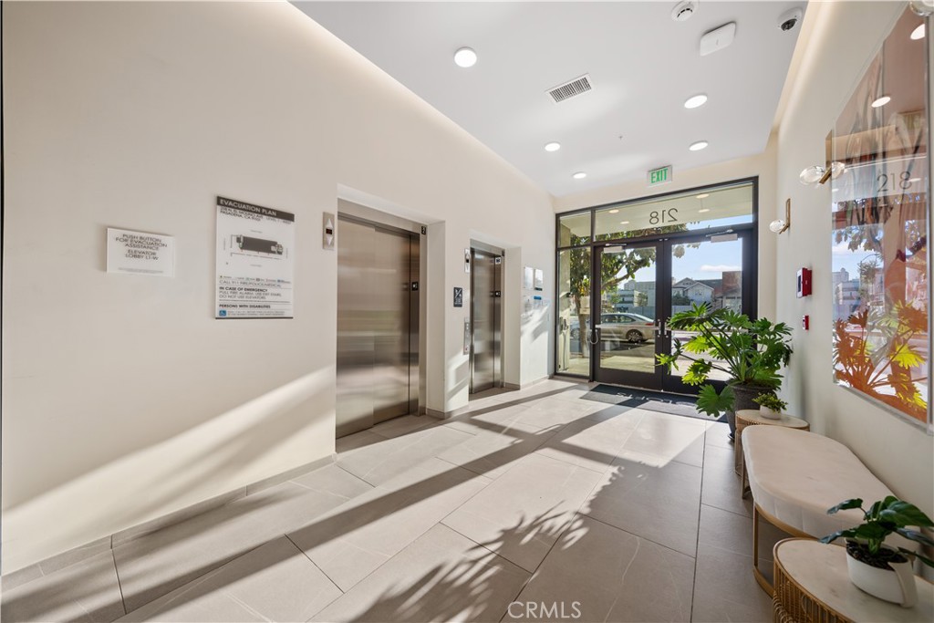 709 E Walnut Street 214