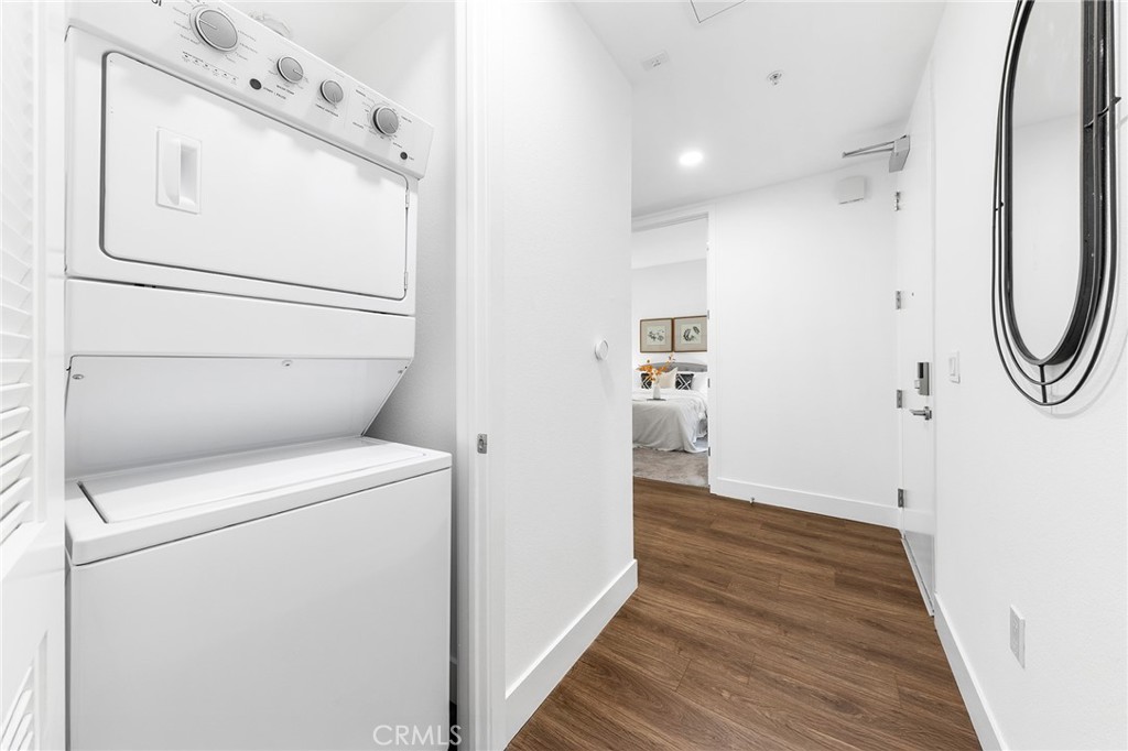 709 E Walnut Street 214