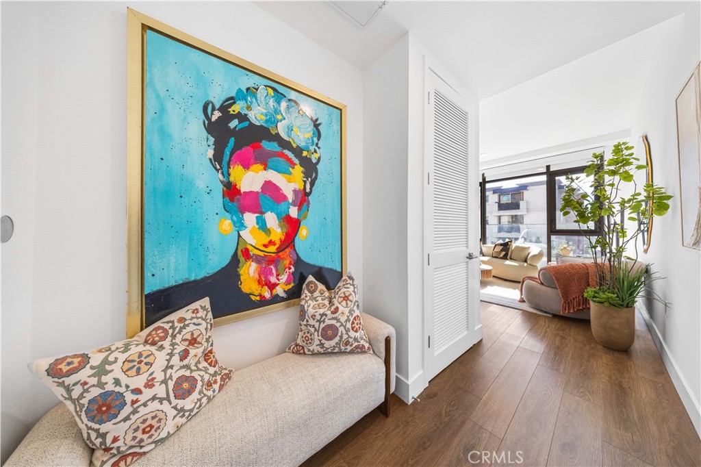 709 E Walnut Street 315