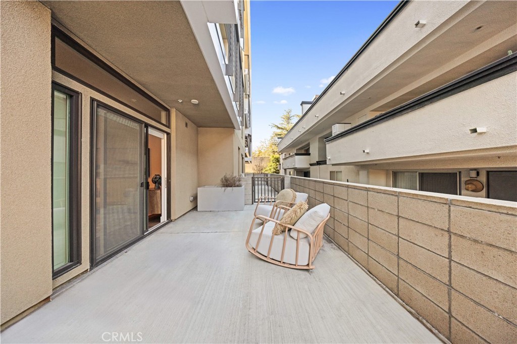709 E Walnut Street 222