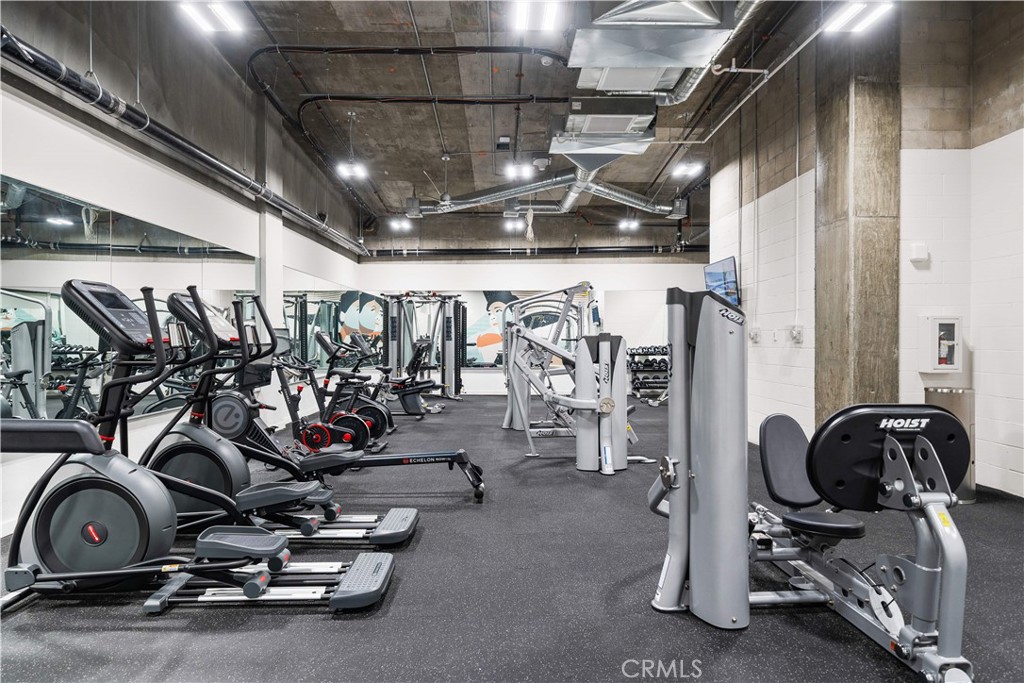 709 E Walnut Street 222