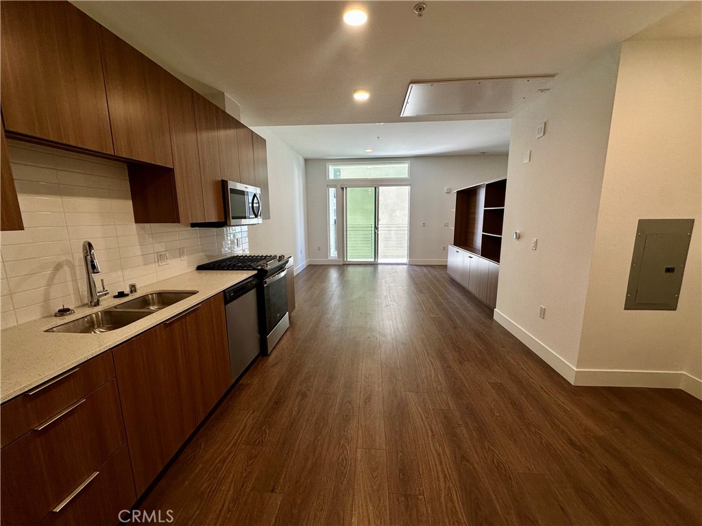 709 Walnut