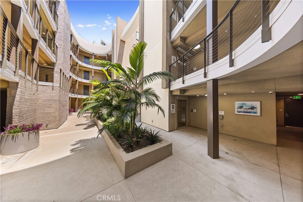 218 N El Molino Avenue 207