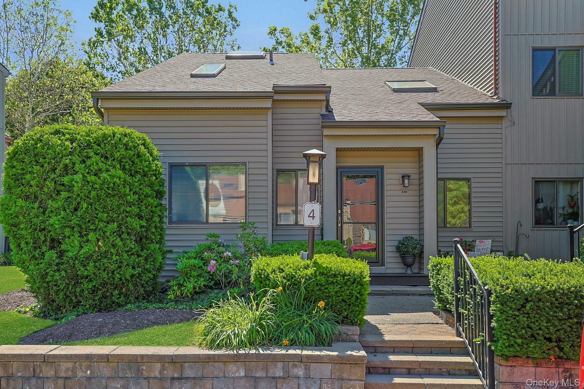 4 Steven Drive Unit: 1