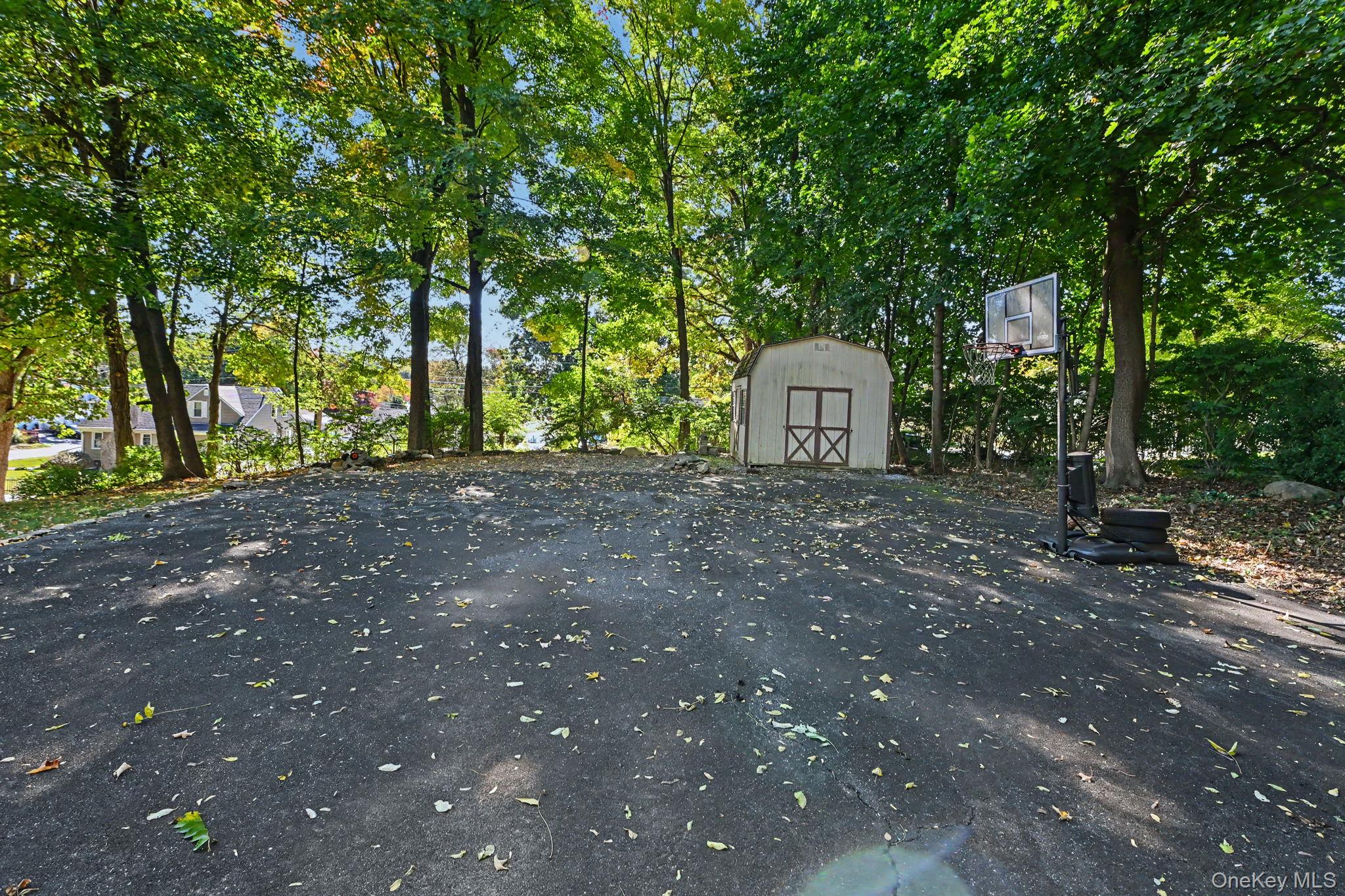 3235 Lincoln Drive