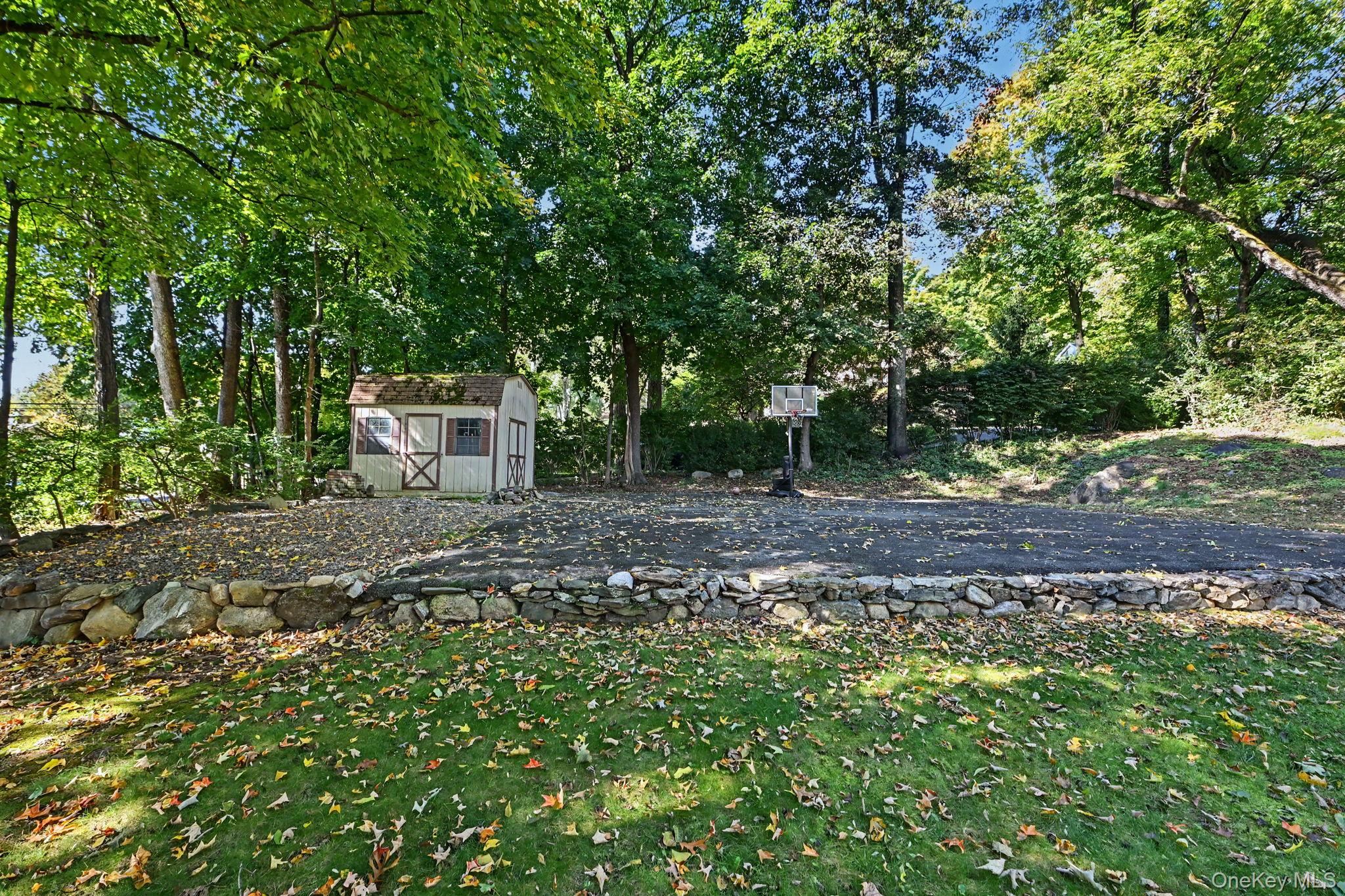 3235 Lincoln Drive