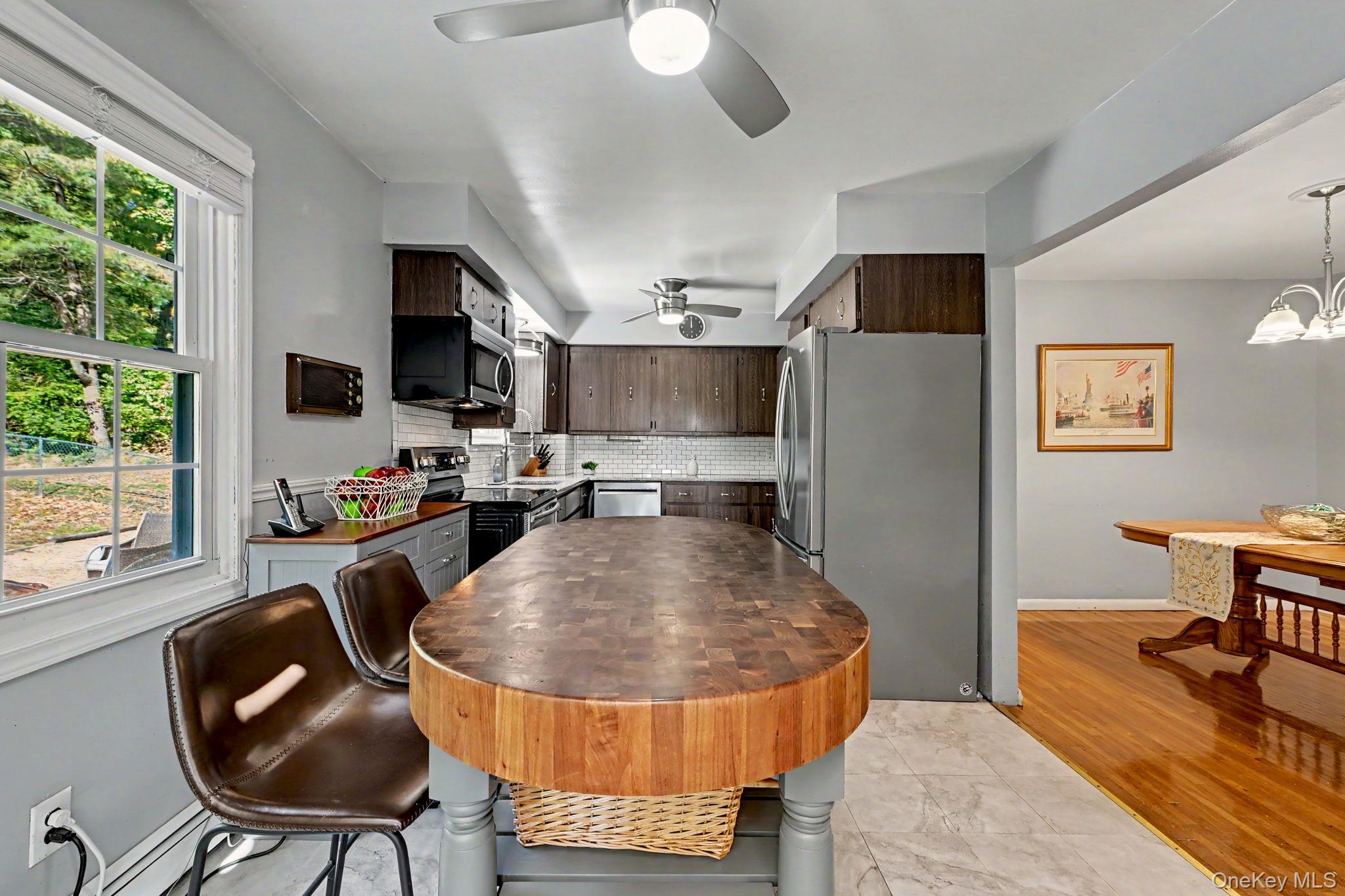 3235 Lincoln Drive