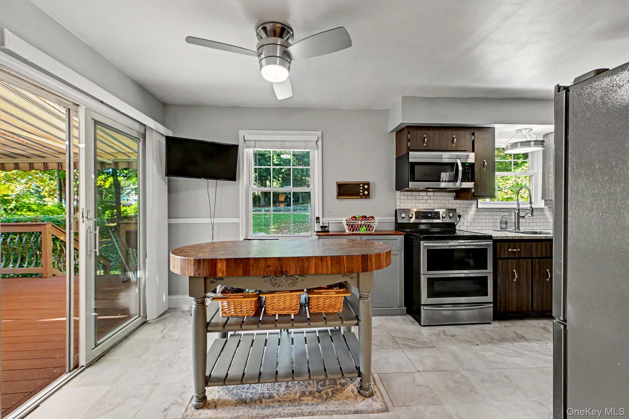 3235 Lincoln Drive