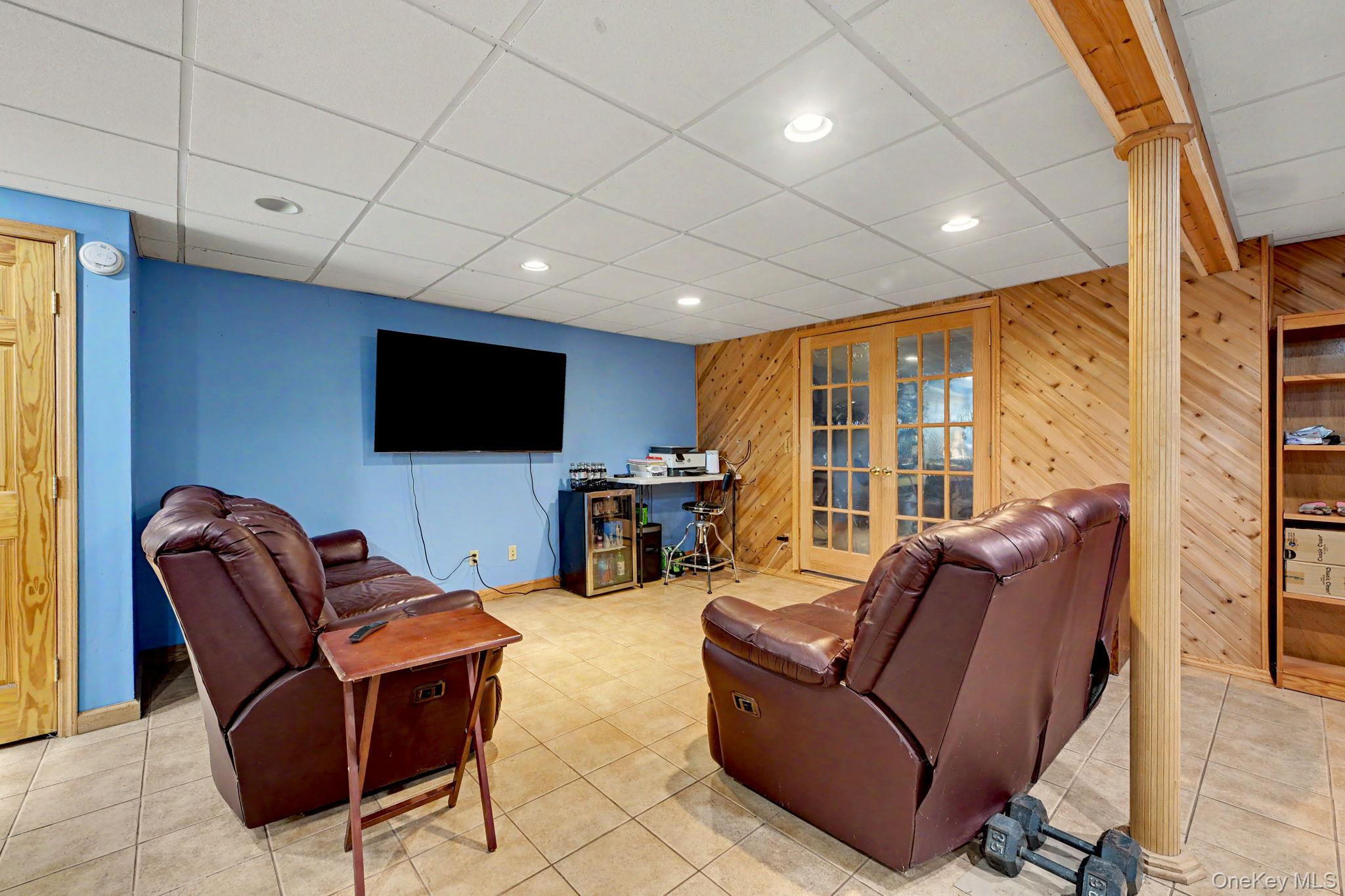 3235 Lincoln Drive