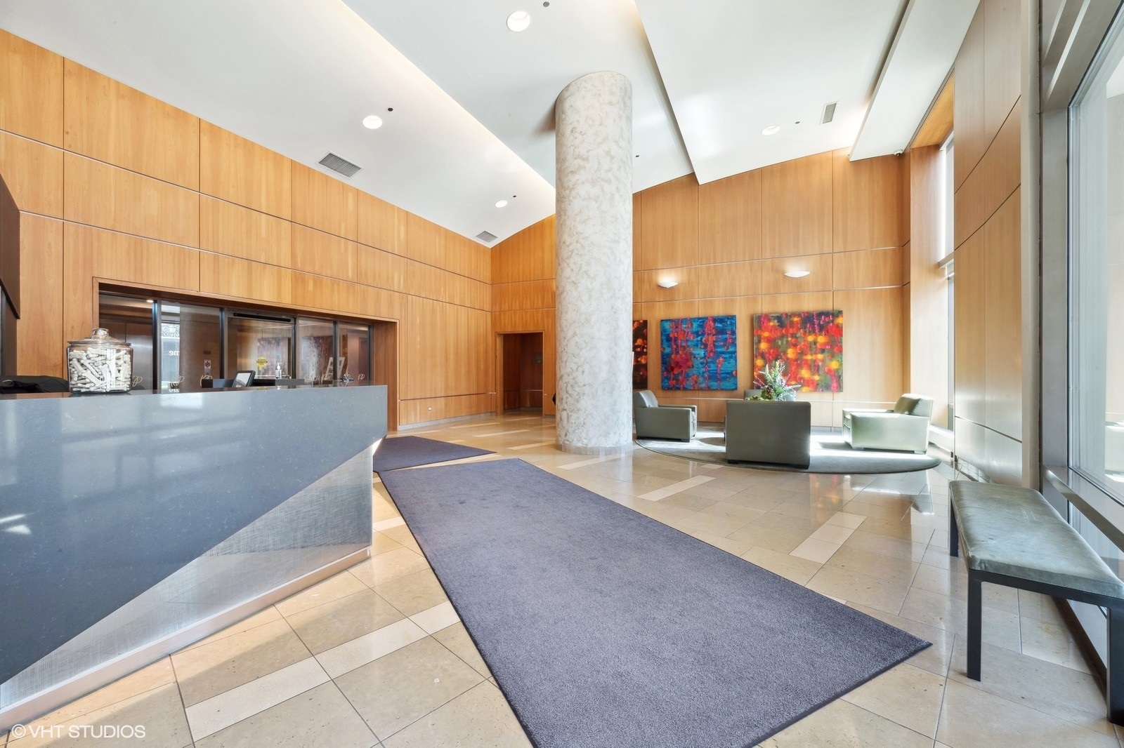 501 N Clinton Street Unit: 1305