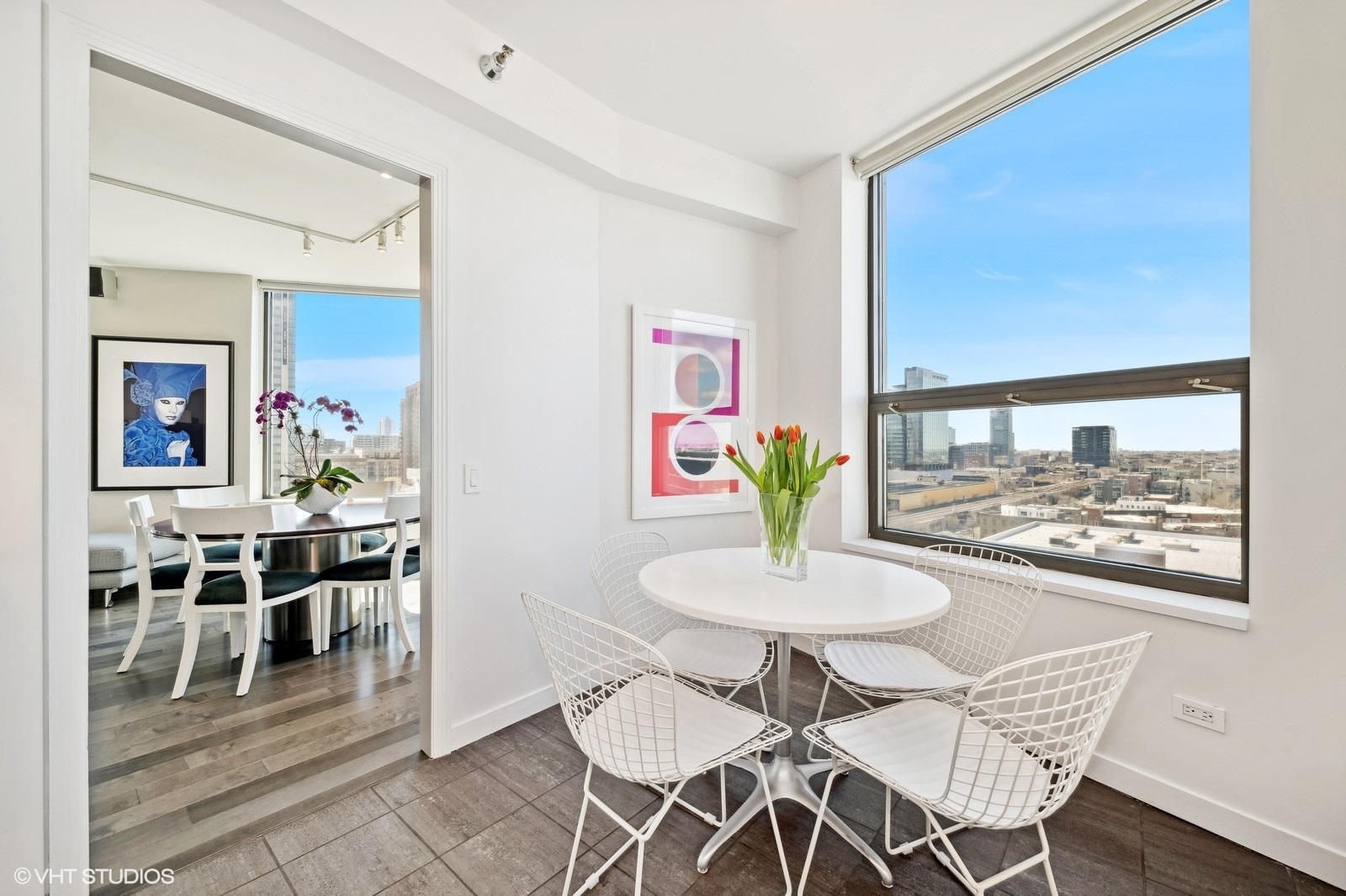 501 N Clinton Street Unit: 1305