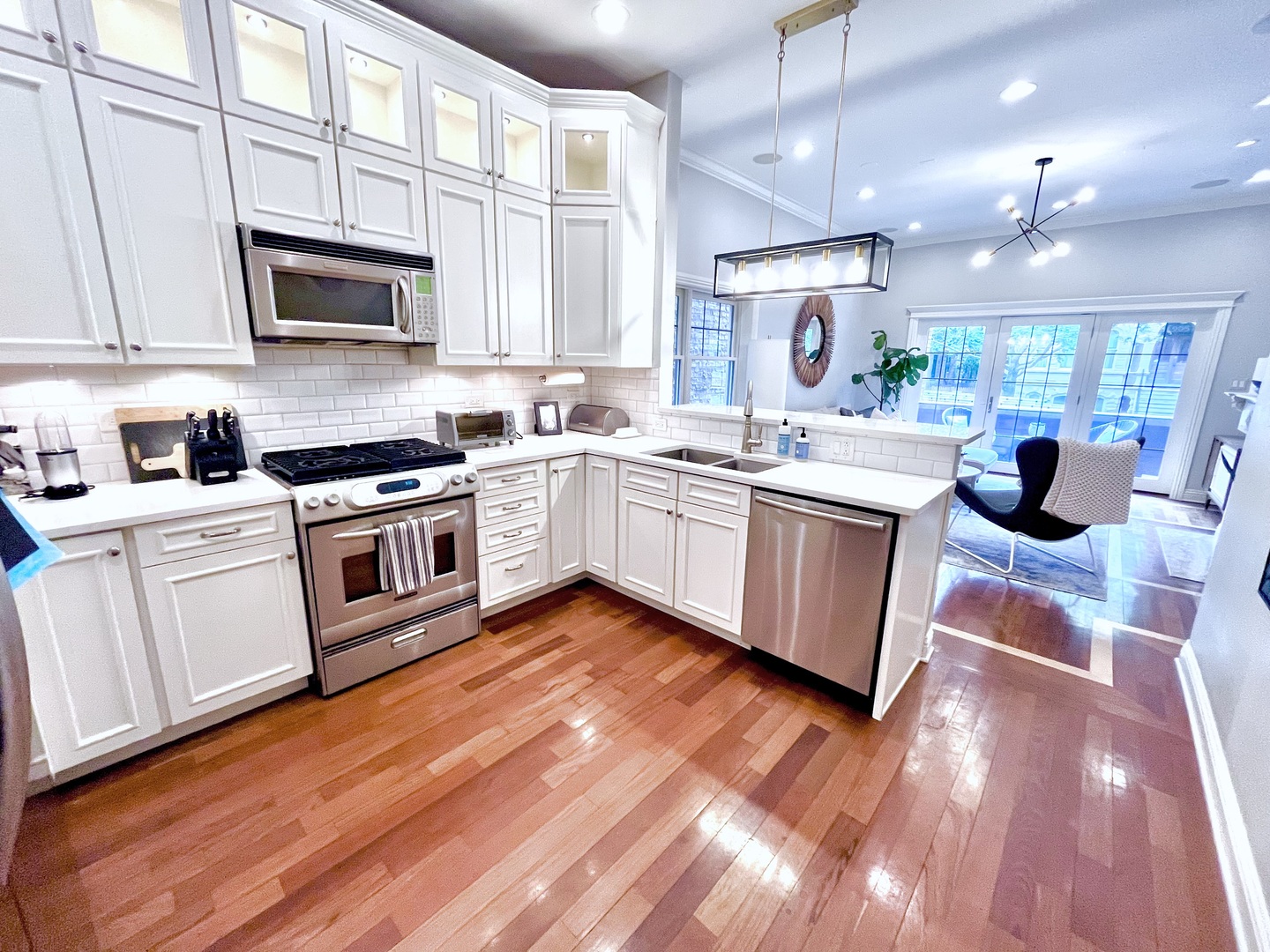 904 W Fletcher Street Unit: 1