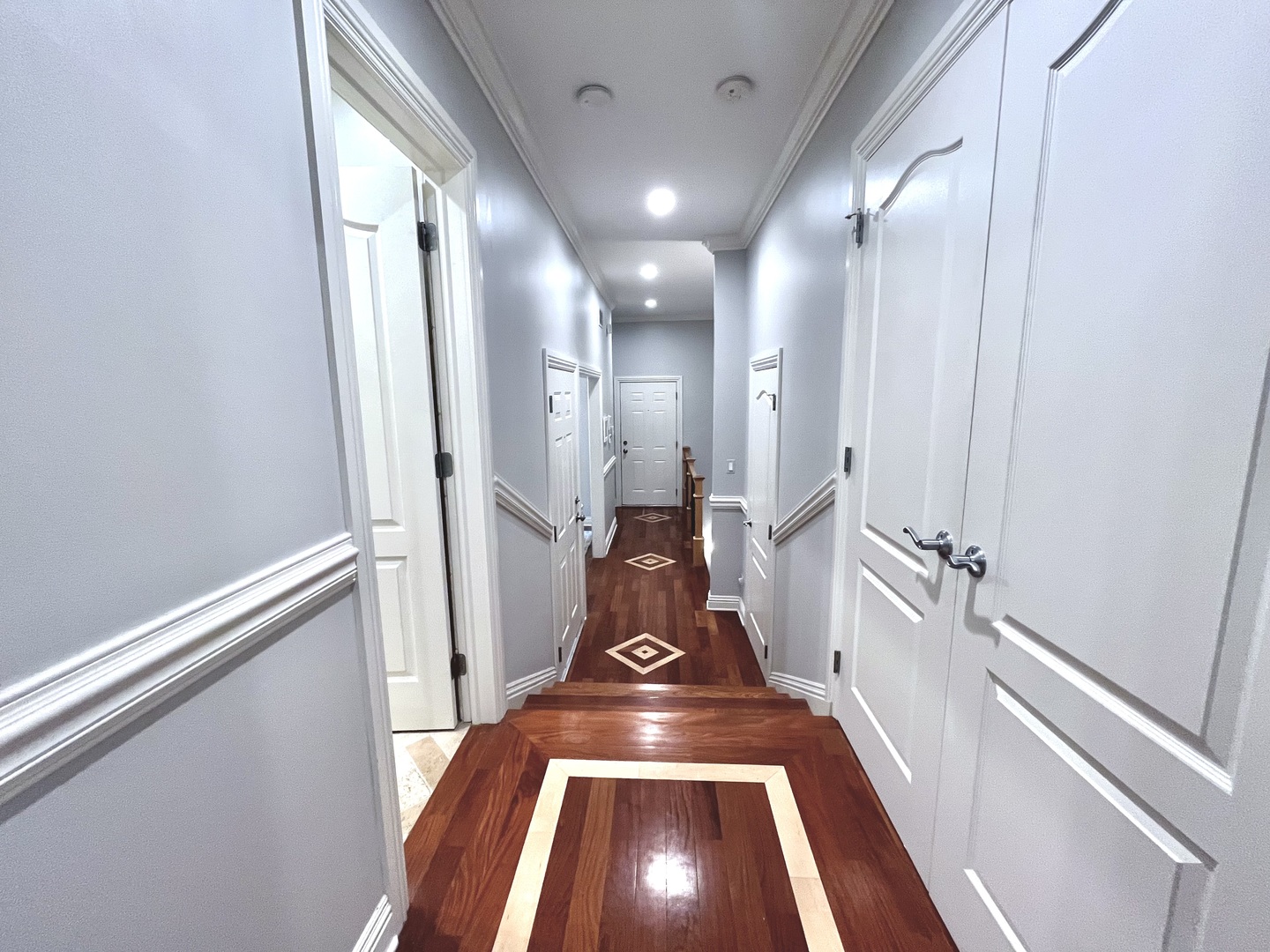 904 W Fletcher Street Unit: 1