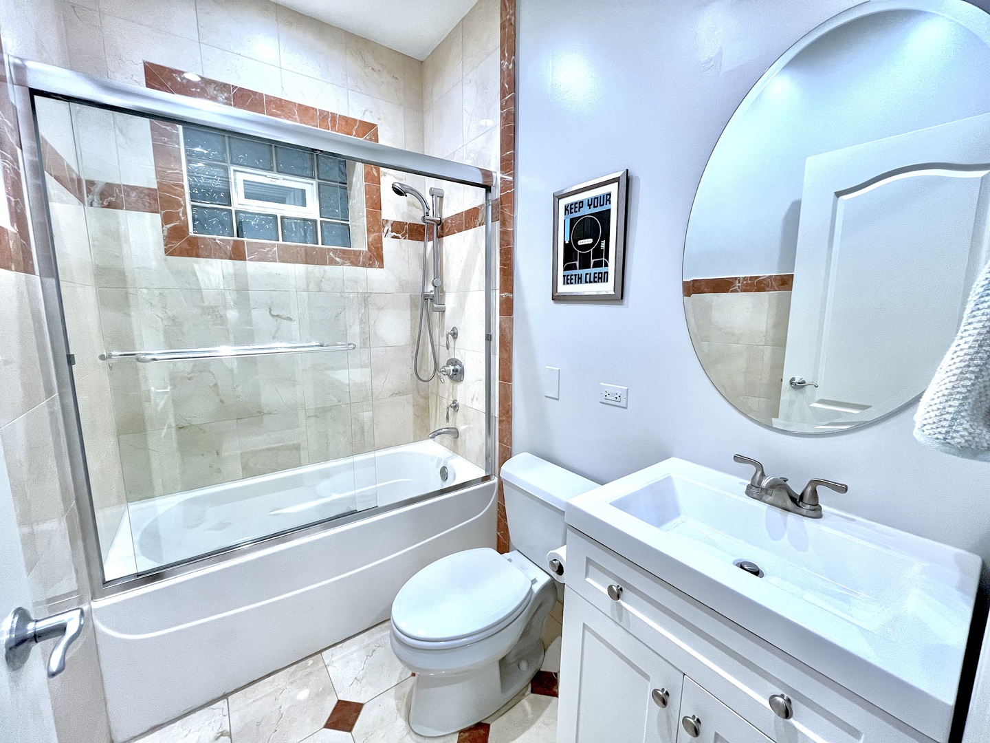 904 W Fletcher Street Unit: 1