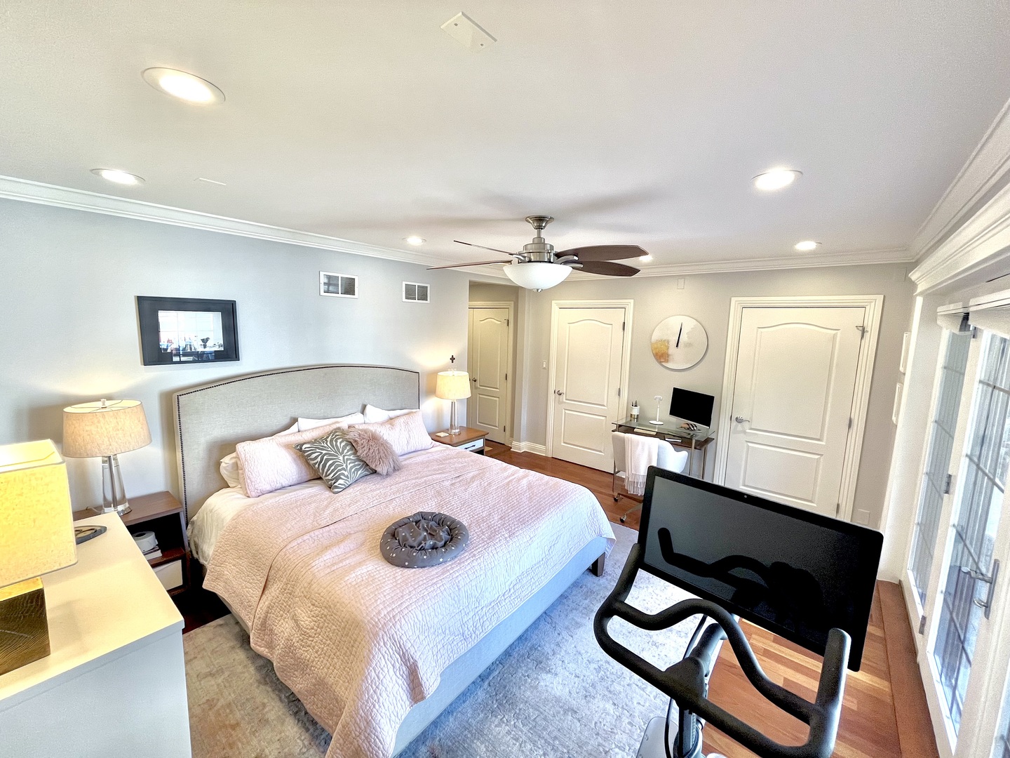 904 W Fletcher Street Unit: 1