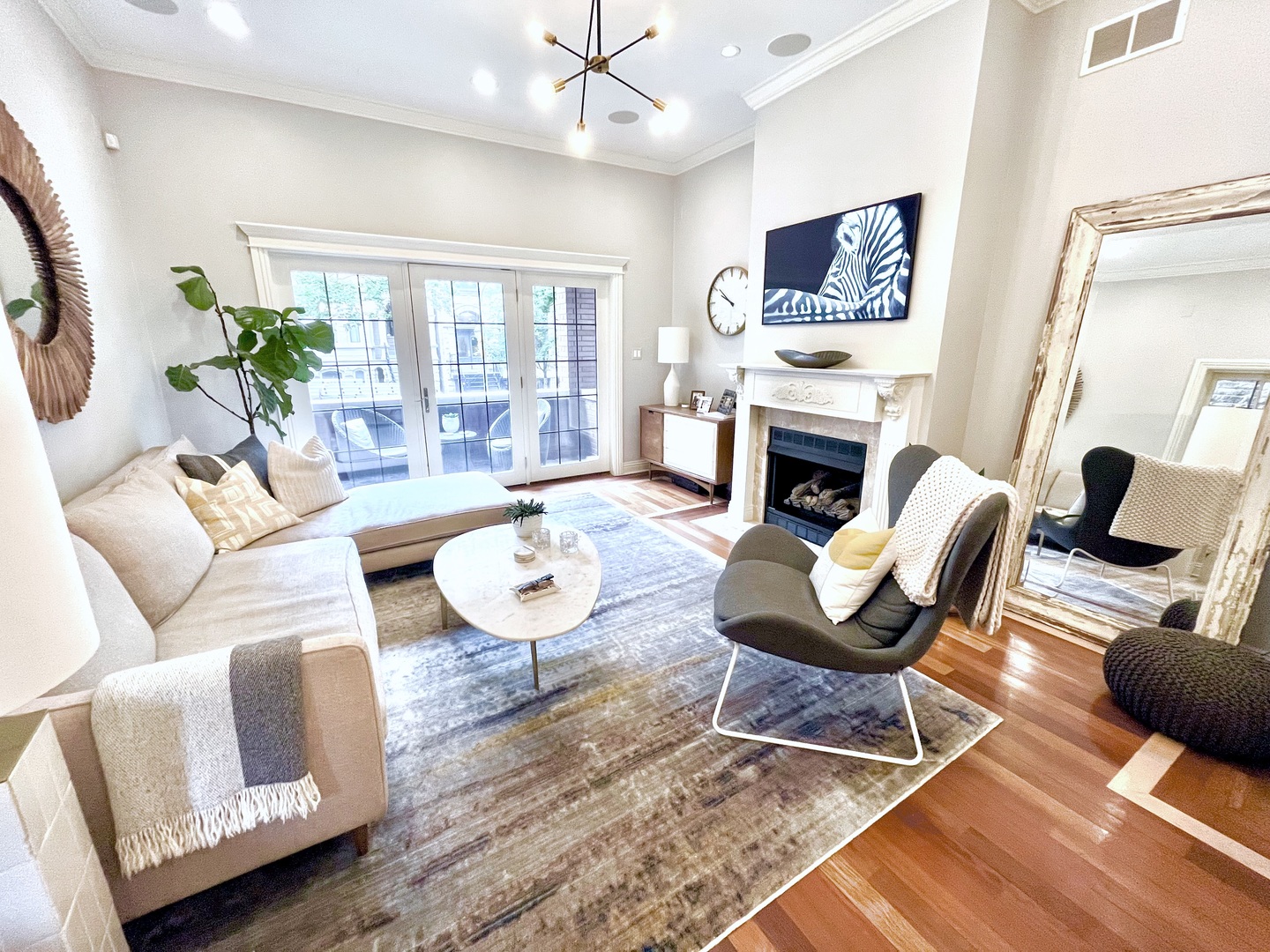 904 W Fletcher Street Unit: 1