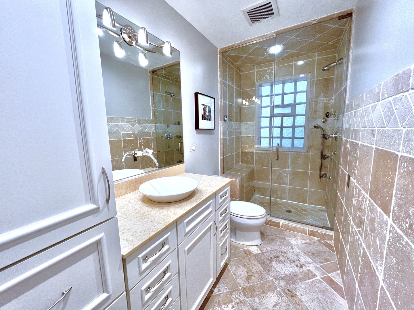 904 W Fletcher Street Unit: 1