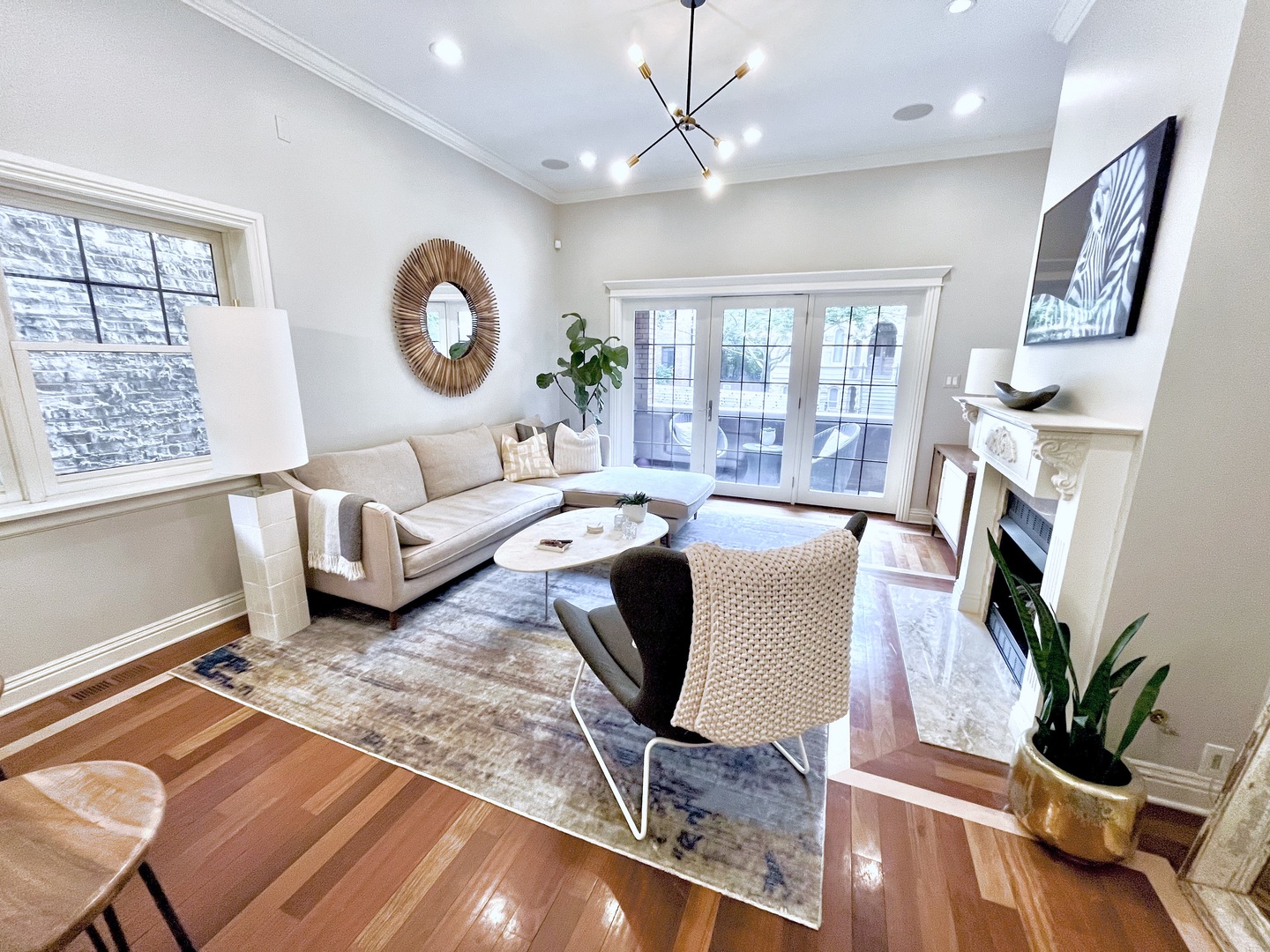 904 W Fletcher Street Unit: 1