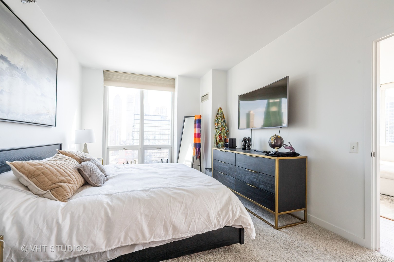 757 N Orleans Street Unit: 1506