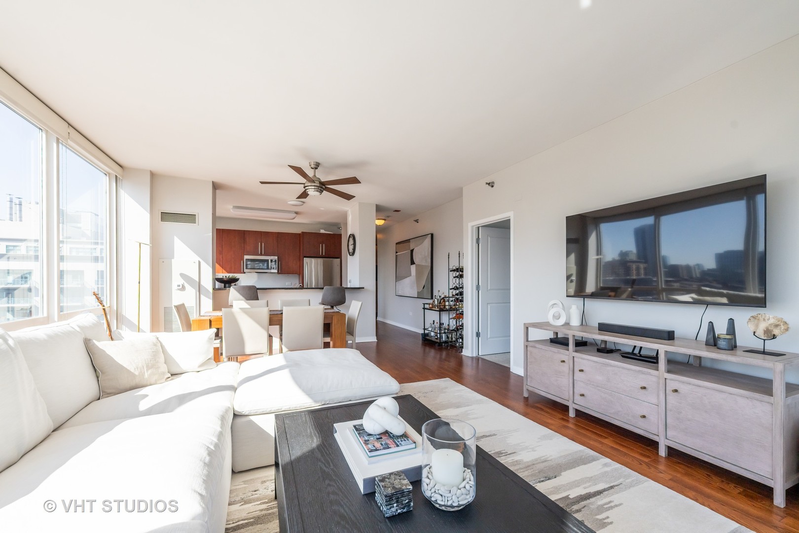 757 N Orleans Street Unit: 1506