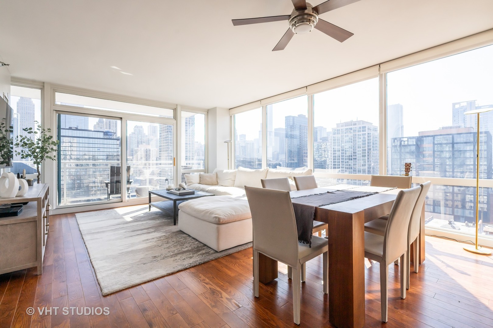 757 N Orleans Street Unit: 1506