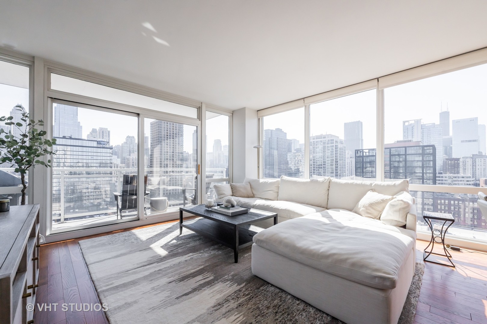 757 N Orleans Street Unit: 1506