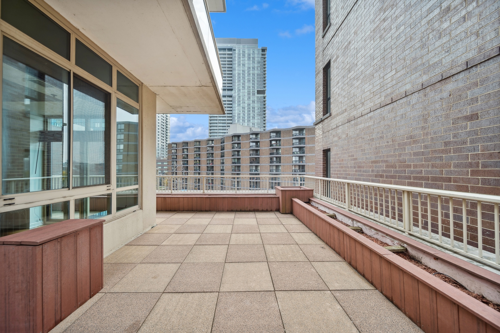 230 W Division Street Unit: 501