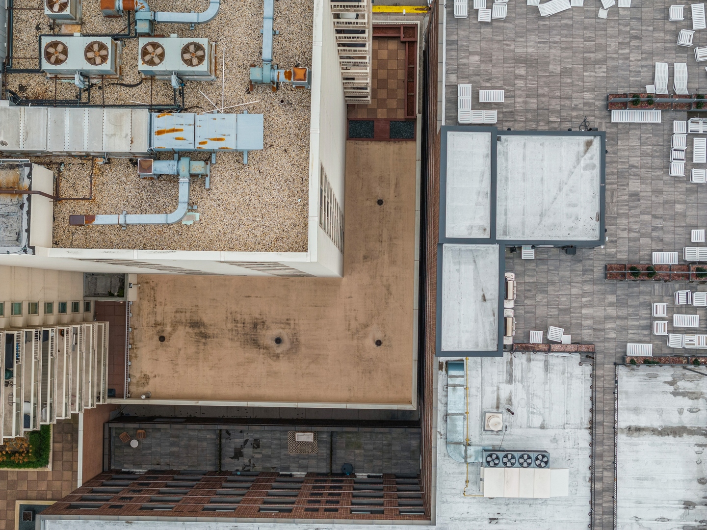 230 W Division Street Unit: 501