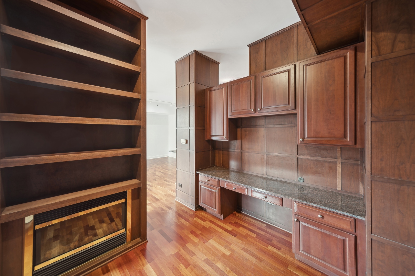 230 W Division Street Unit: 501