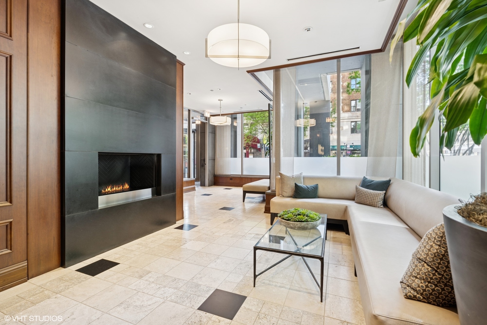 1035 N Dearborn Street Unit: 5W