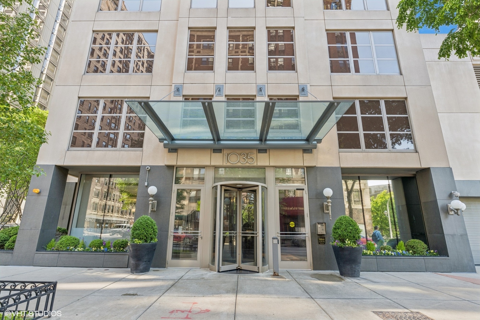 1035 N Dearborn Street Unit: 5W